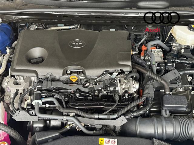 Used 2025 Toyota Camry SE image 5