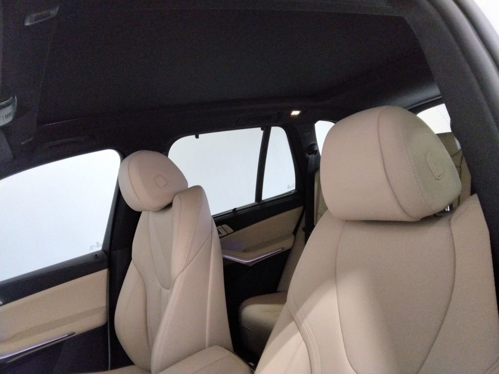 Used 2022 BMW X5 xDrive40i w/ Executive Package image 26