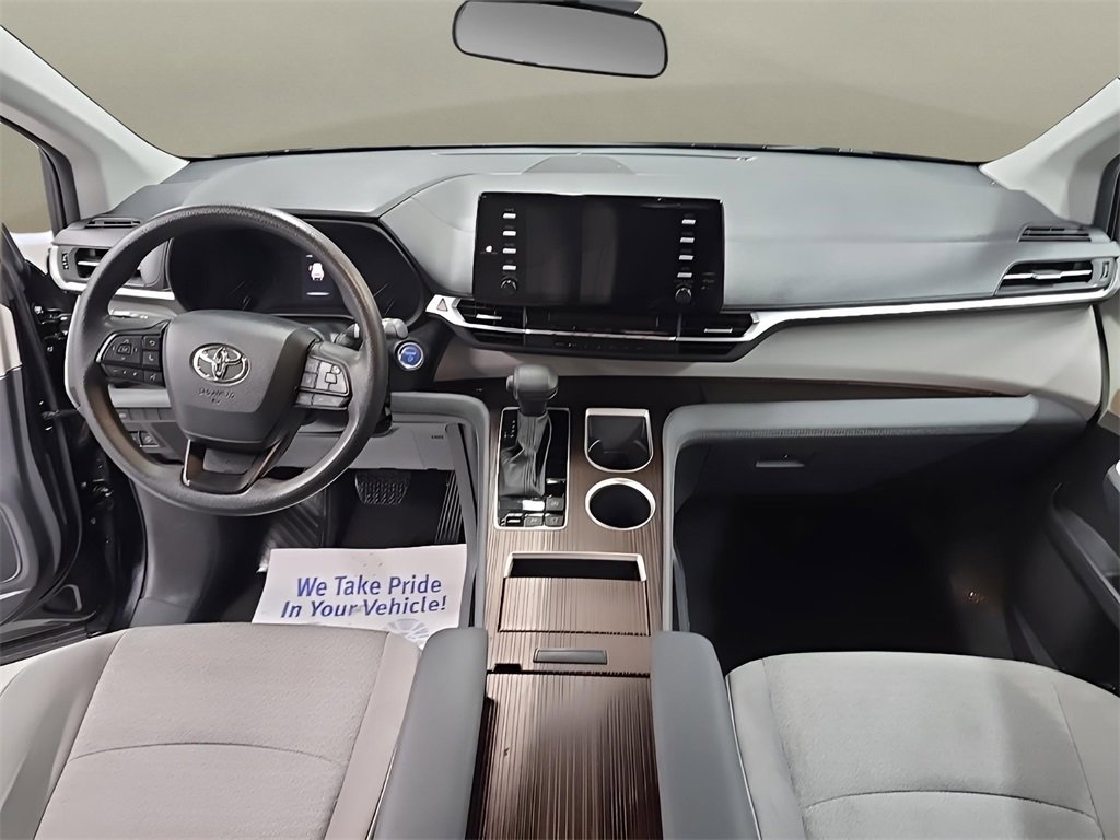 Used 2024 Toyota Sienna LE image 22