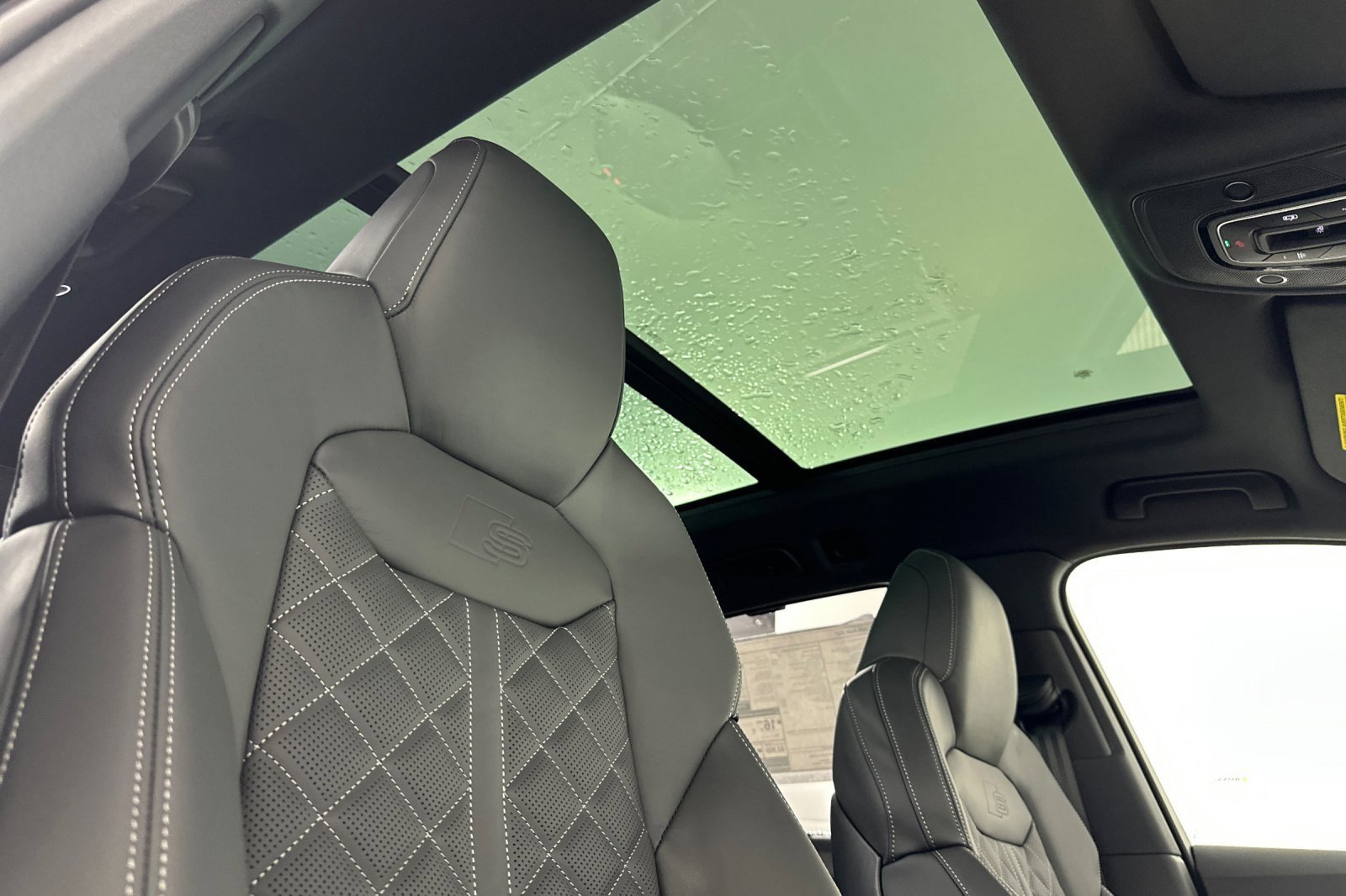 New 2026 Audi SQ7 Premium Plus image 17