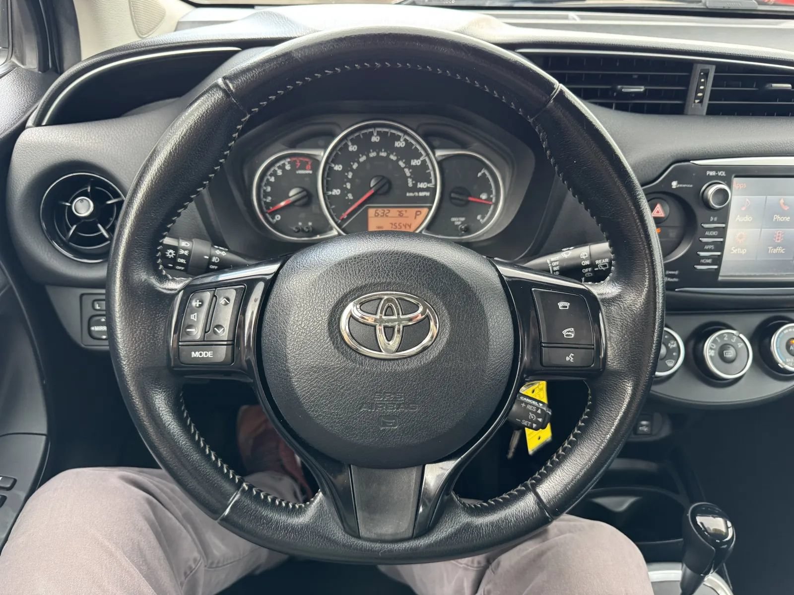 Used 2018 Toyota Yaris SE w/ Carpet Mat Package FWD image 13