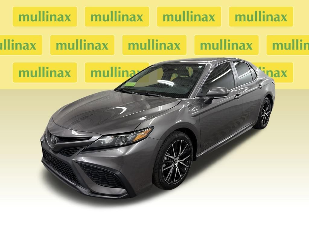 Used 2023 Toyota Camry SE image 14