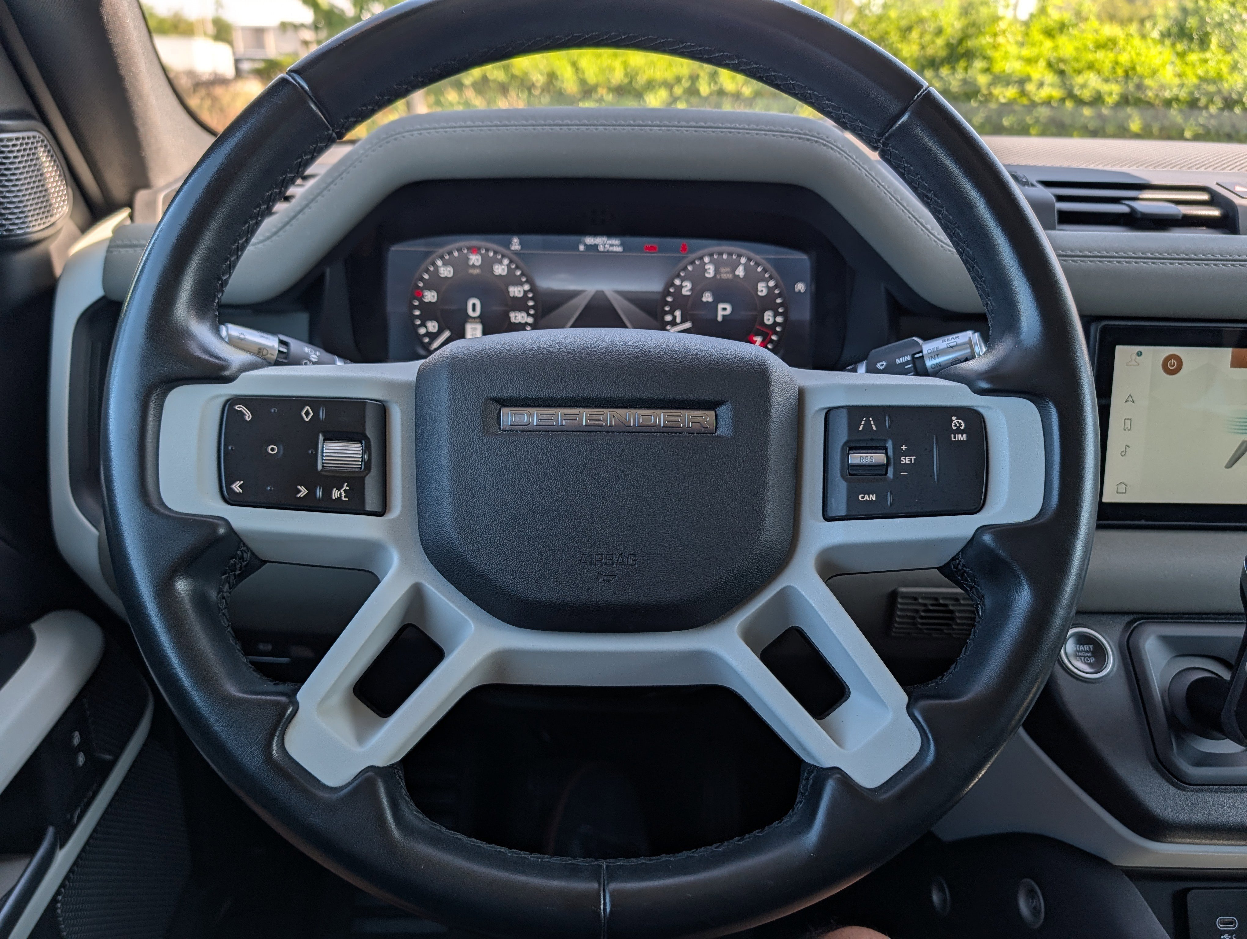 Used 2021 Land Rover Defender 110 SE AWD/4WD image 27