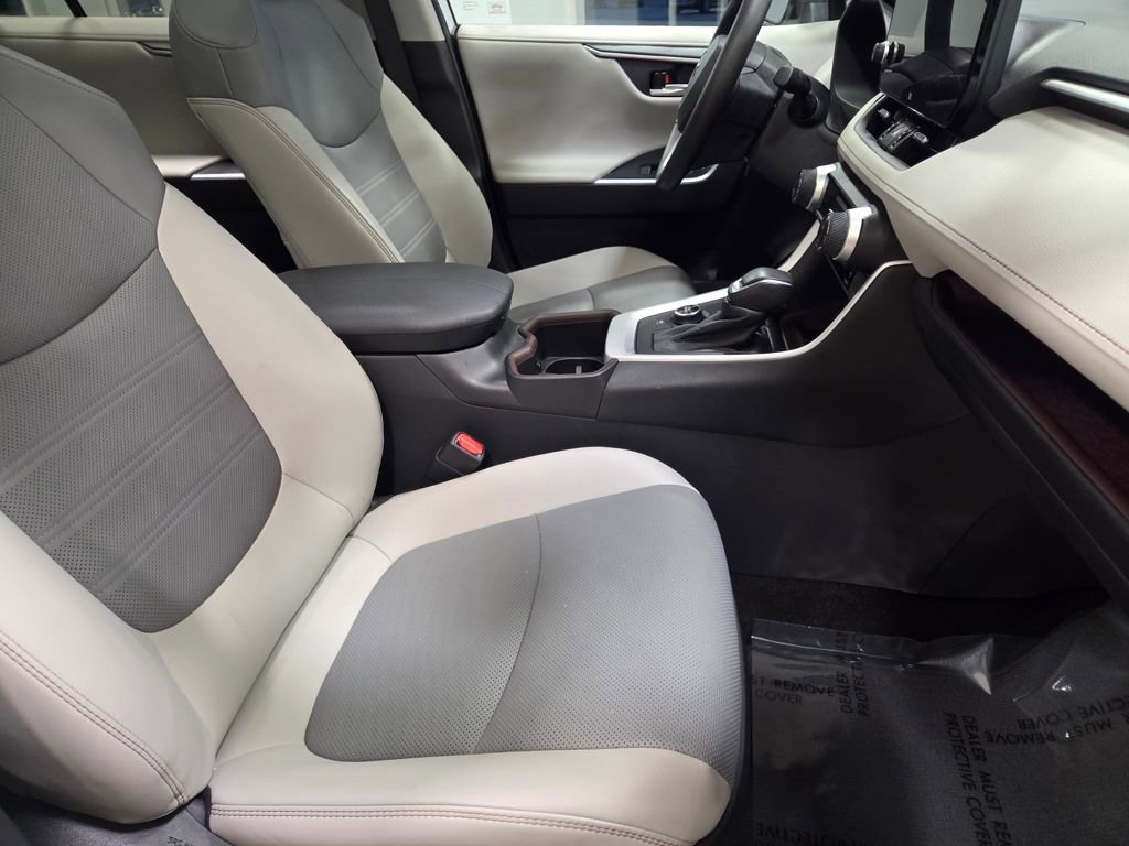 Used 2024 Toyota RAV4 Limited w/ Advanced Technology Package image 20