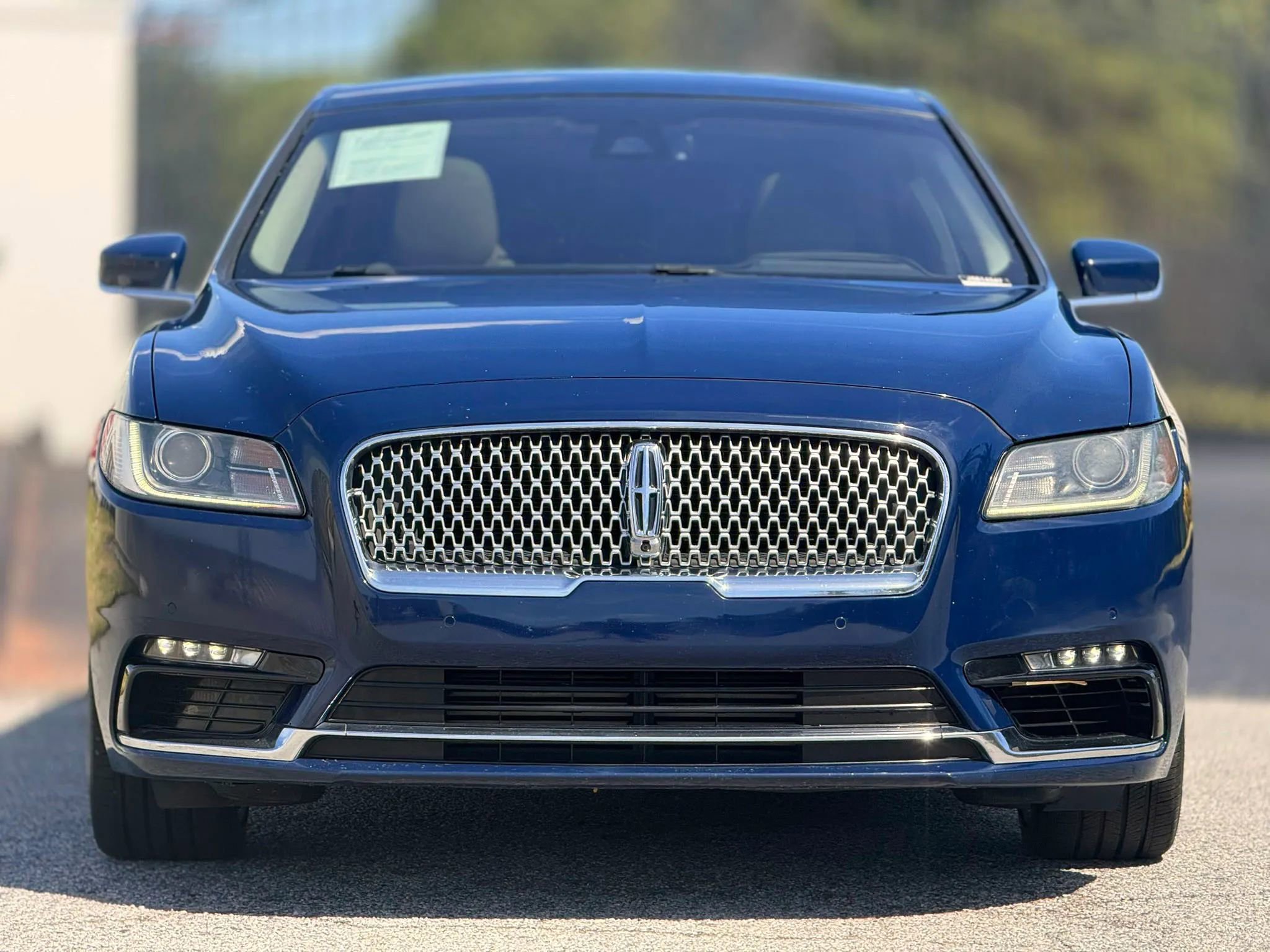 Used 2018 Lincoln Continental Reserve image 3
