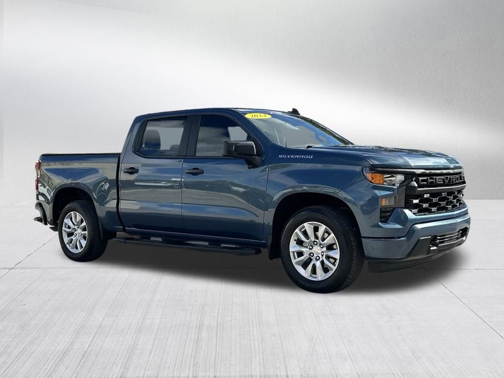 Used 2024 Chevrolet Silverado 1500 Custom image 3
