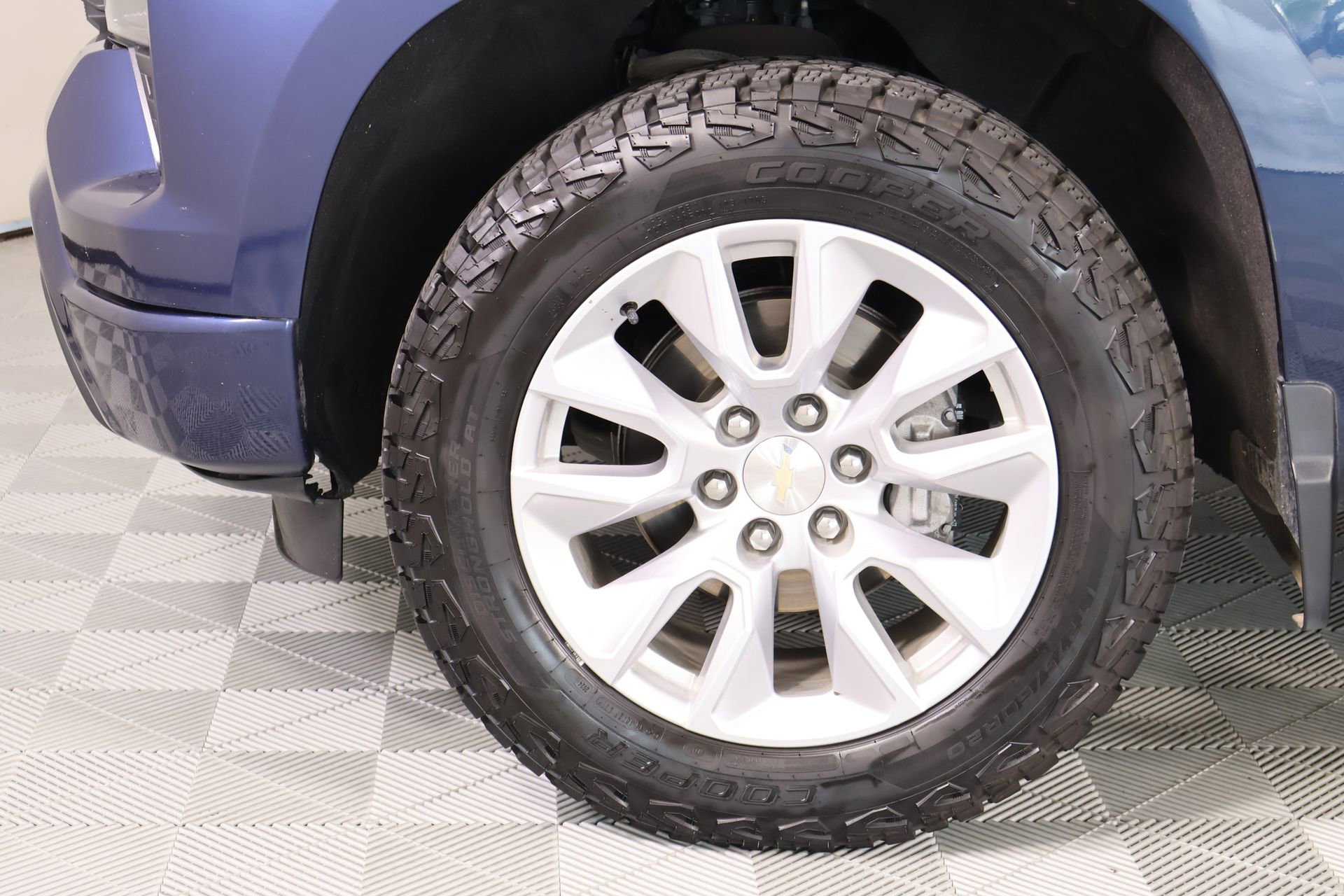 Used 2022 Chevrolet Silverado 1500 Custom RWD image 16