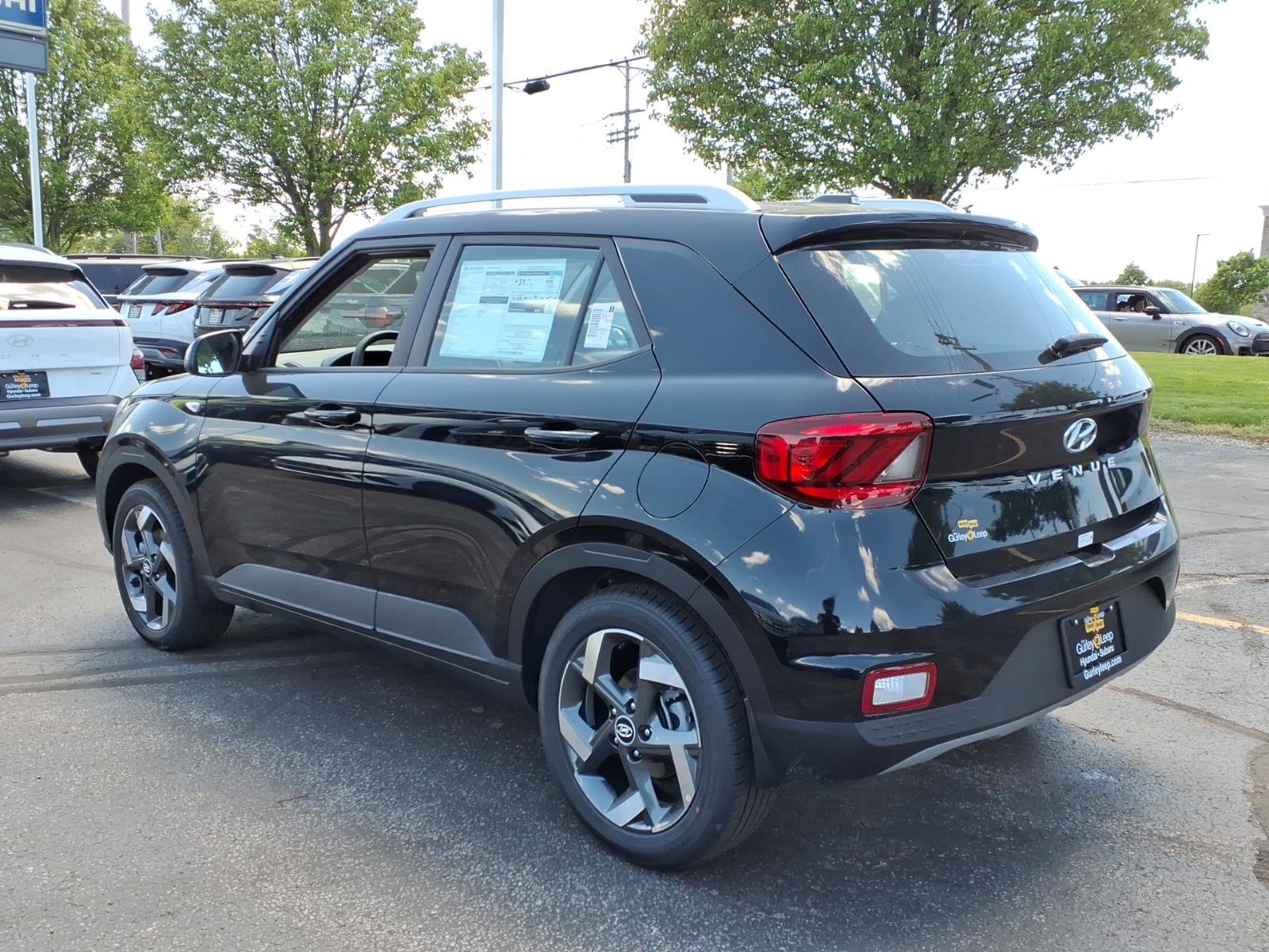 New 2026 Hyundai Venue SEL FWD image 8