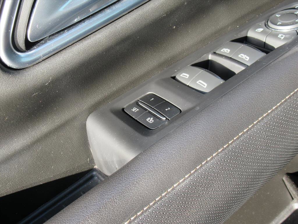 Used 2021 Chevrolet Tahoe Premier w/ Premium Package image 28