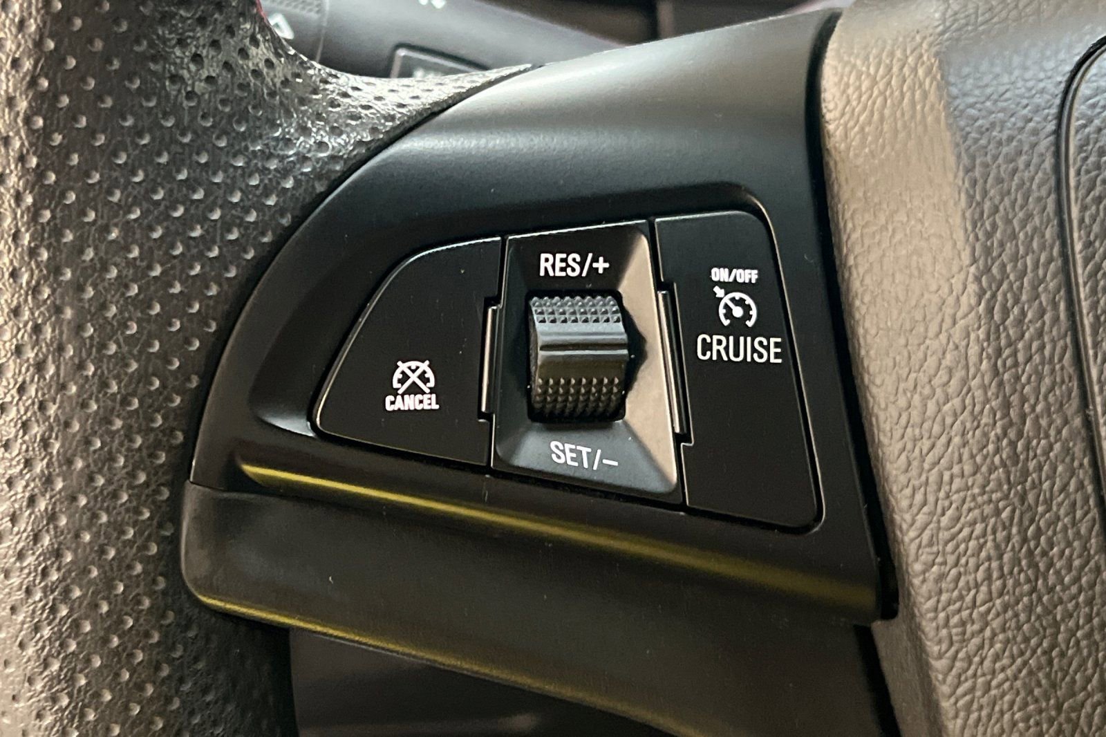 Used 2021 Chevrolet Trax LT image 29