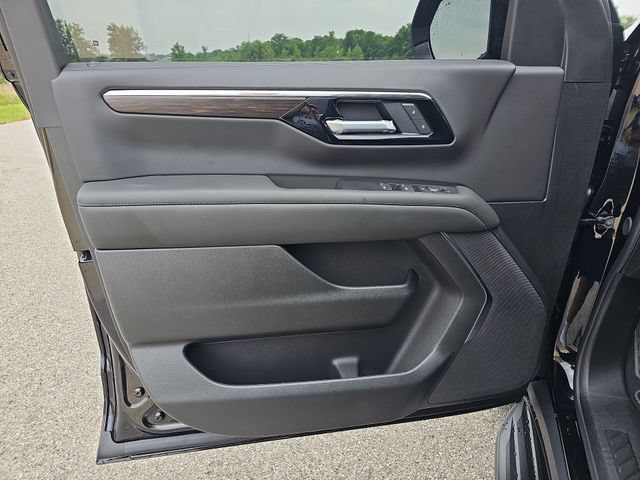 New 2026 Chevrolet Suburban LS w/ Max Trailering Package AWD/4WD image 22