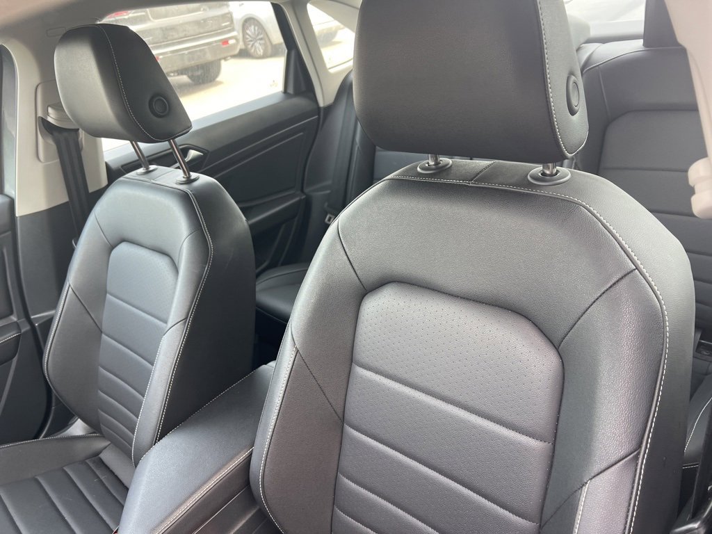 Used 2024 Volkswagen Jetta SE image 12