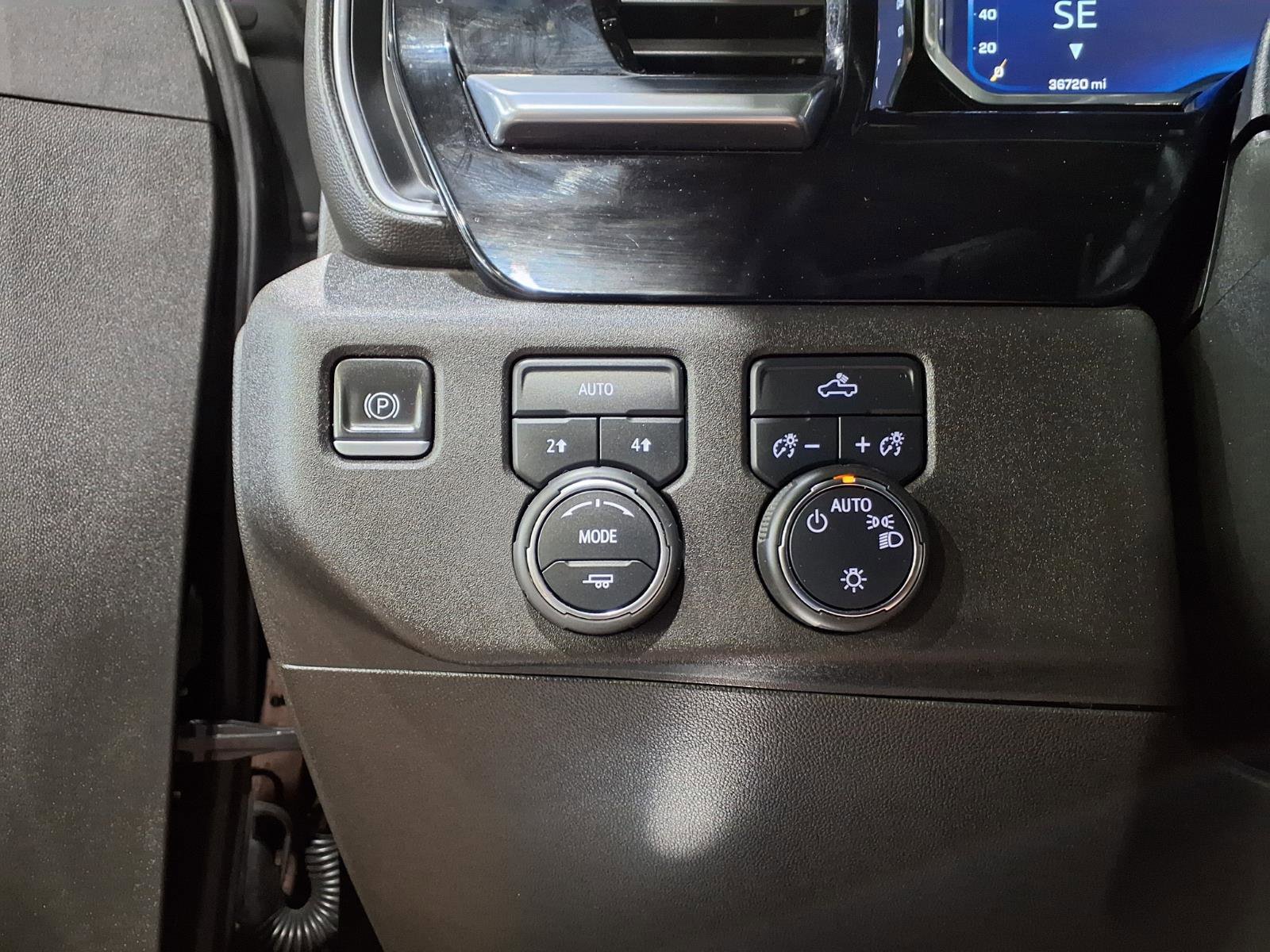 Used 2022 Chevrolet Silverado 1500 LT AWD/4WD image 13