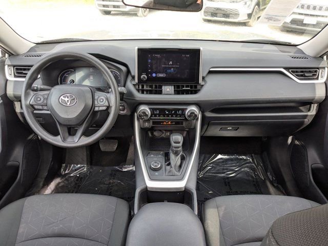 Used 2025 Toyota RAV4 XLE image 23