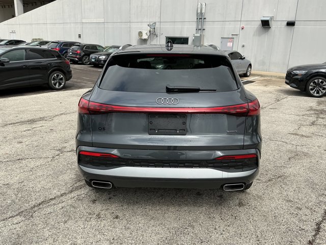 Used 2025 Audi Q5 Premium w/ Convenience Package image 6