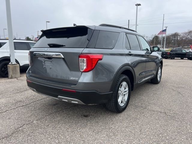 Certified 2022 Ford Explorer XLT w/ Equipment Group 202A image 4
