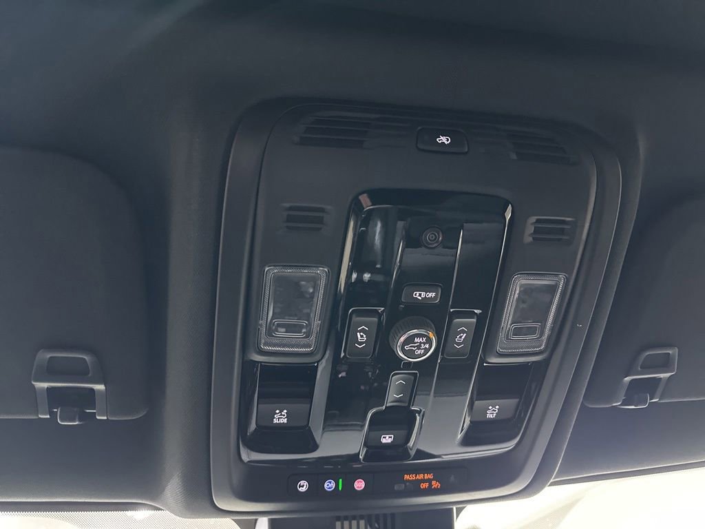New 2026 GMC Yukon XL AT4 w/ AT4 Premium Plus Package AWD/4WD image 44