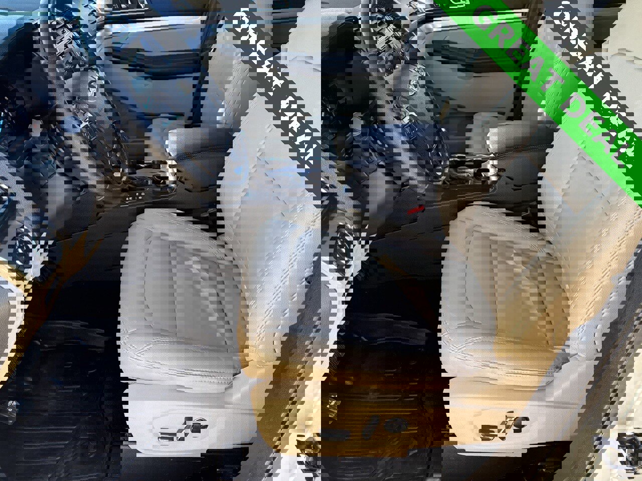 Used 2017 Ford Explorer XLT w/ Equipment Group 202A image 29