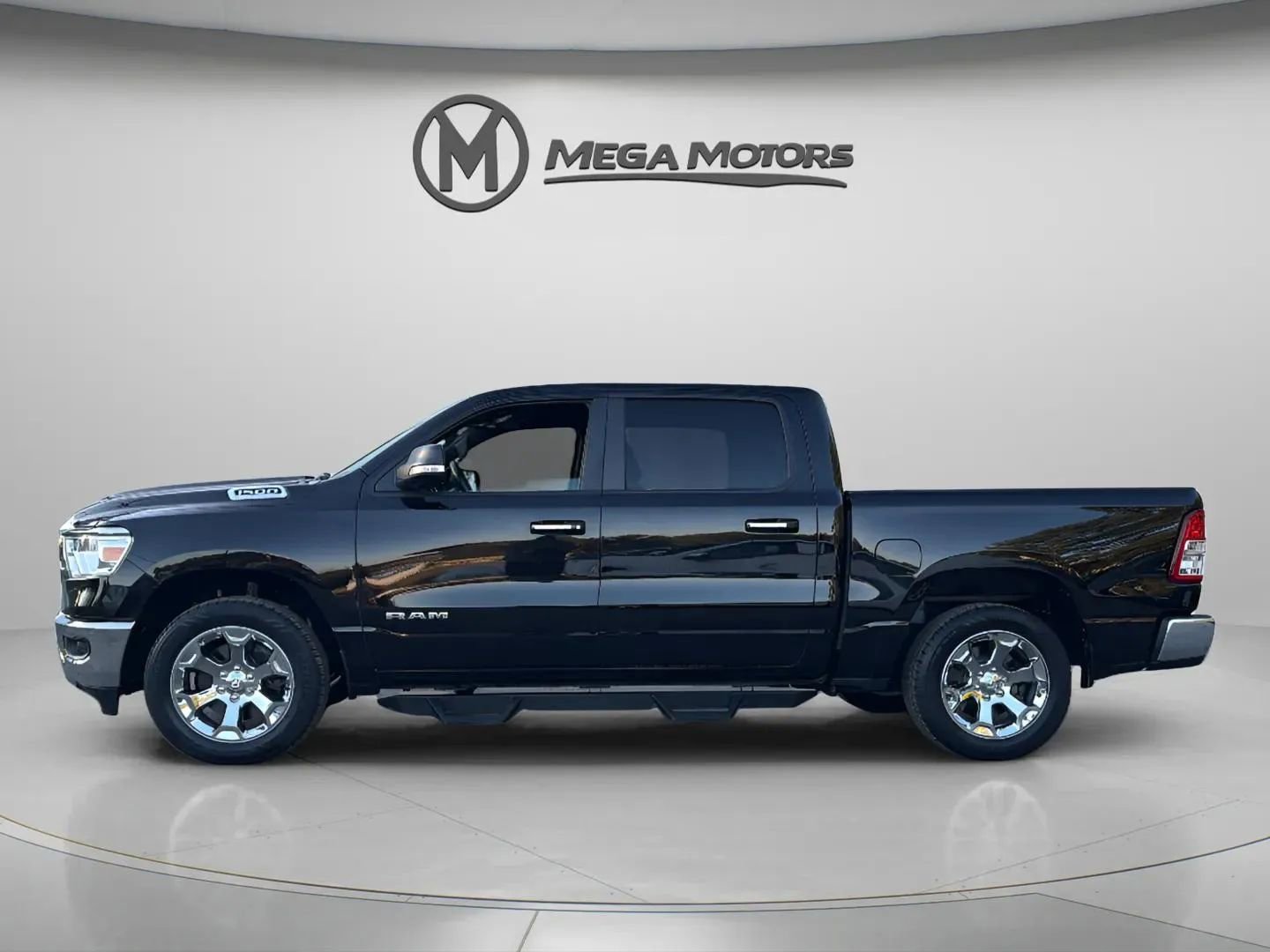 Used 2019 RAM 1500 Big Horn image 2