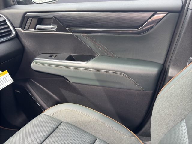 Used 2024 GMC Acadia AT4 w/ Super Cruise Package image 25