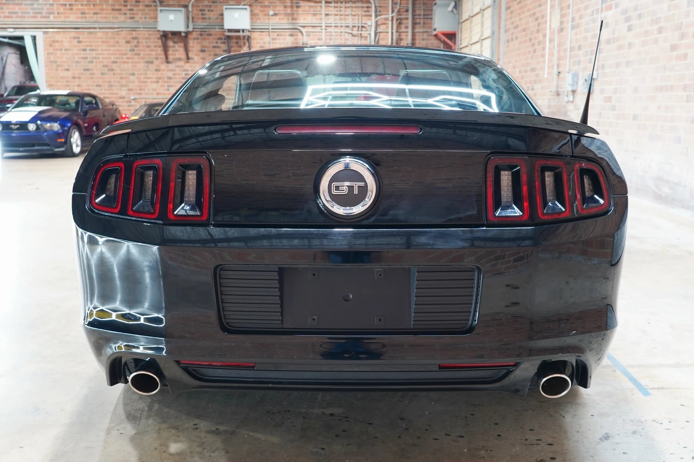 Used 2013 Ford Mustang GT Premium w/ Brembo Brake Pkg RWD image 11
