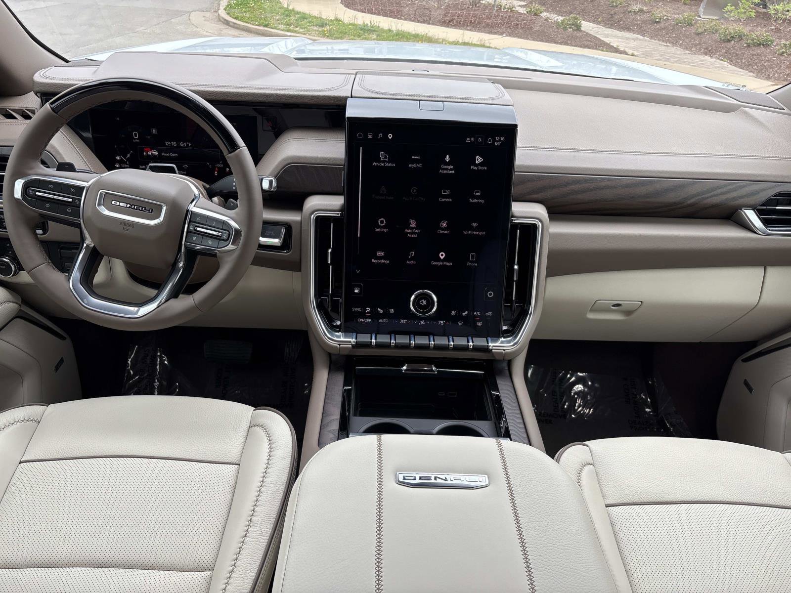 Used 2026 GMC Yukon XL Denali w/ Denali Reserve Package image 29