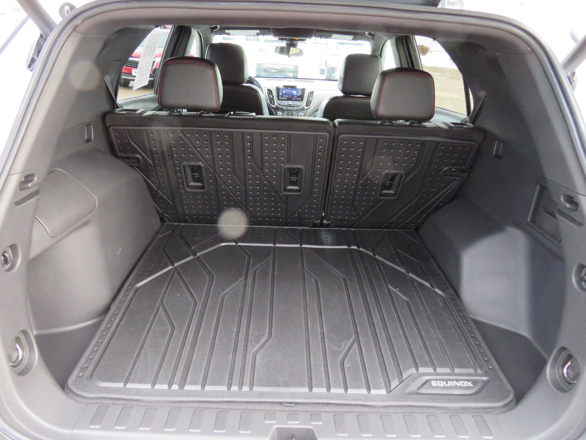 Used 2022 Chevrolet Equinox RS w/ RS Leather Package image 9