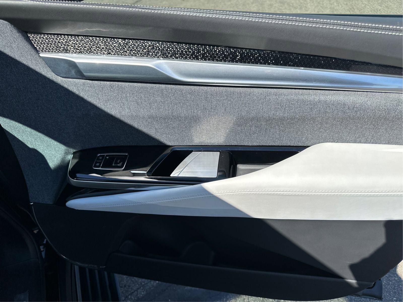 Certified 2025 Cadillac Escalade V w/ LPO, Floor Liner Package AWD/4WD image 22