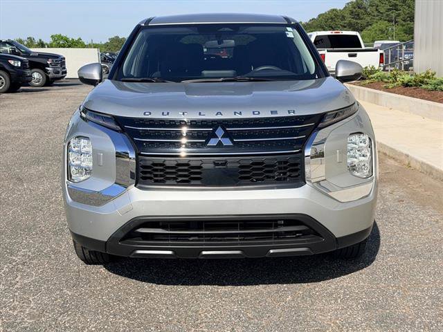 Used 2024 Mitsubishi Outlander ES image 8