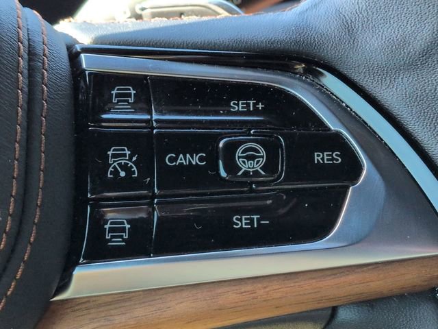 Used 2022 Jeep Grand Cherokee Summit AWD/4WD image 18