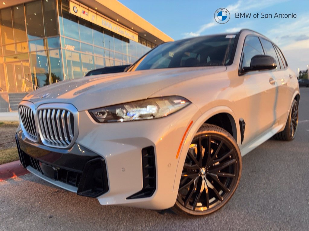 New 2026 BMW X5 xDrive40i w/ M Sport Package AWD/4WD image 1