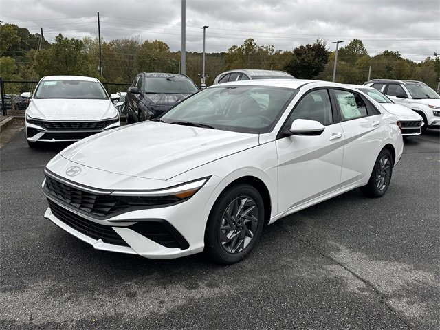 New 2026 Hyundai Elantra Blue image 3