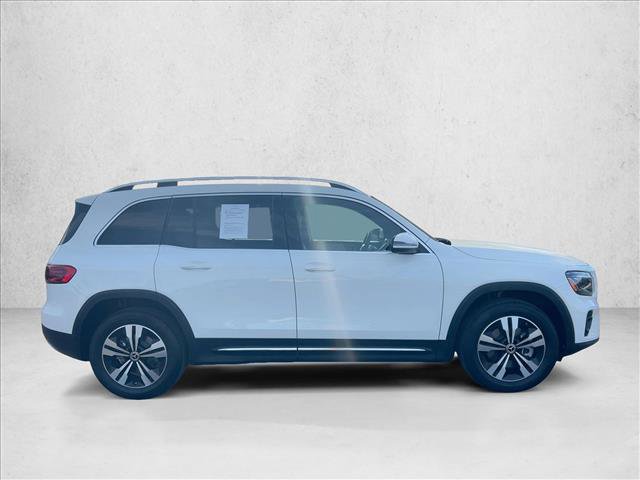 Used 2025 Mercedes-Benz GLB 250 4MATIC image 4
