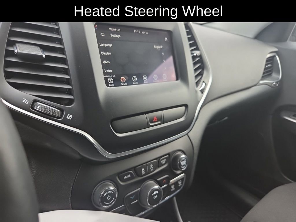 Used 2019 Jeep Cherokee Latitude w/ Cold Weather Group image 12