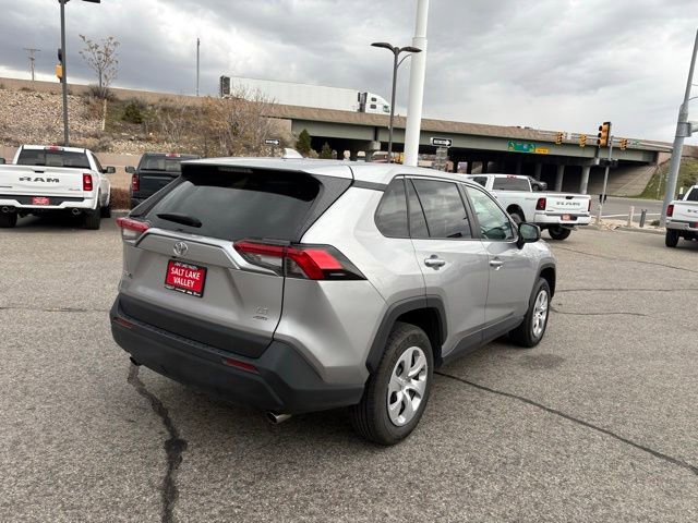 Used 2024 Toyota RAV4 LE AWD/4WD image 5