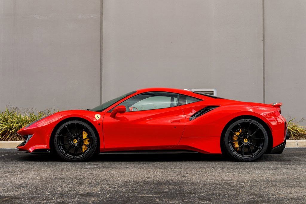 Used 2020 Ferrari 488 Pista Coupe image 2