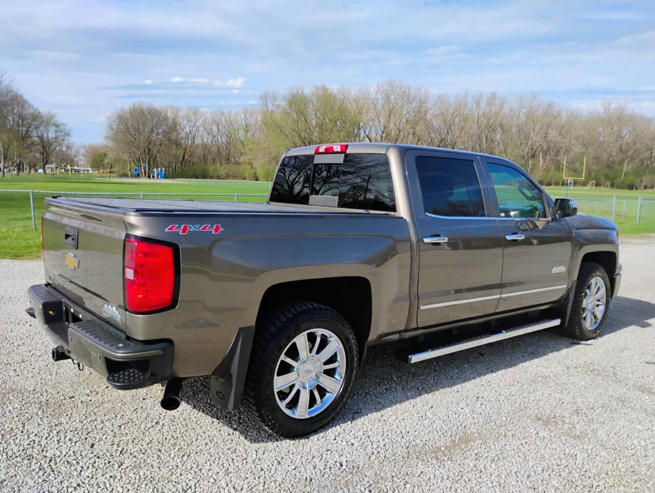 Used 2015 Chevrolet Silverado 1500 High Country w/ High Country Premium Package AWD/4WD image 6