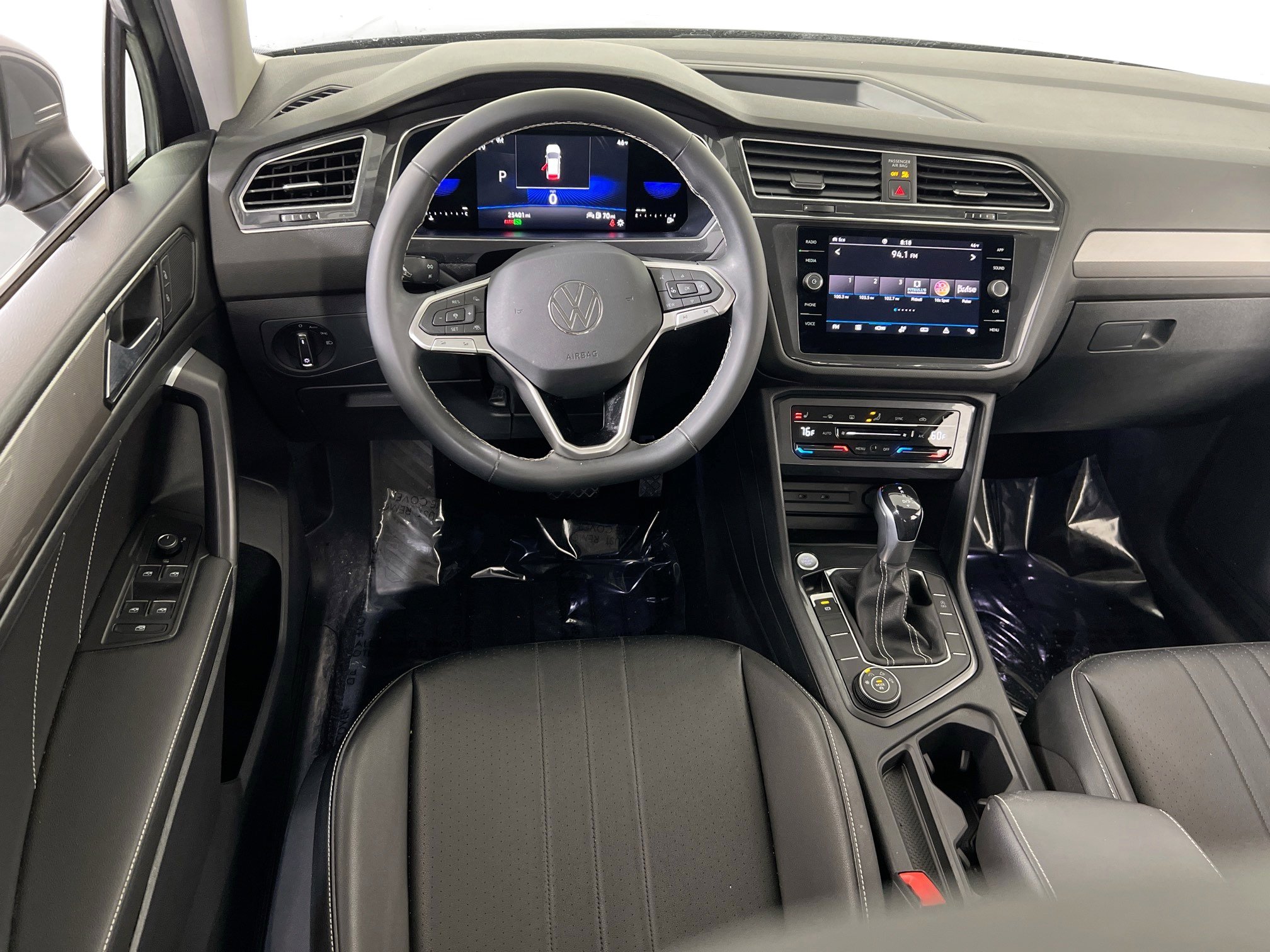 Used 2022 Volkswagen Tiguan SE AWD/4WD image 21