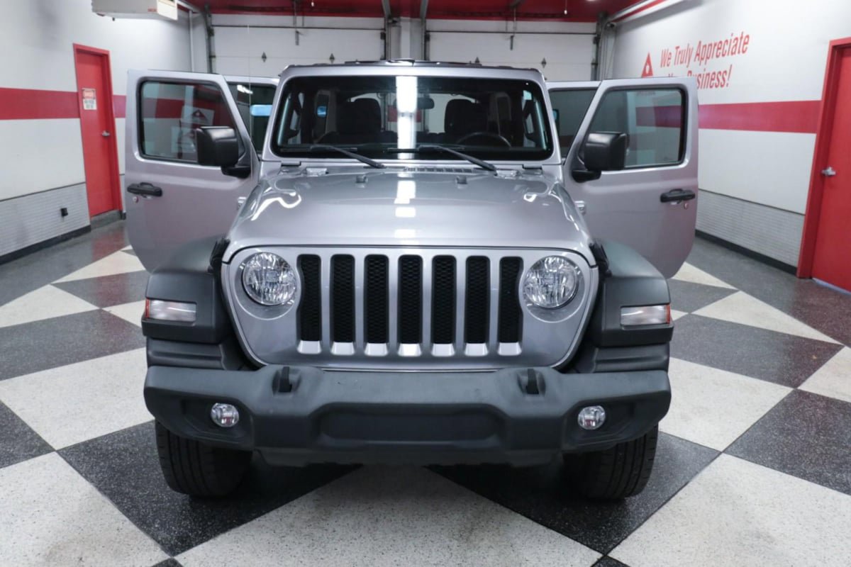 Used 2018 Jeep Wrangler Unlimited Sport image 26