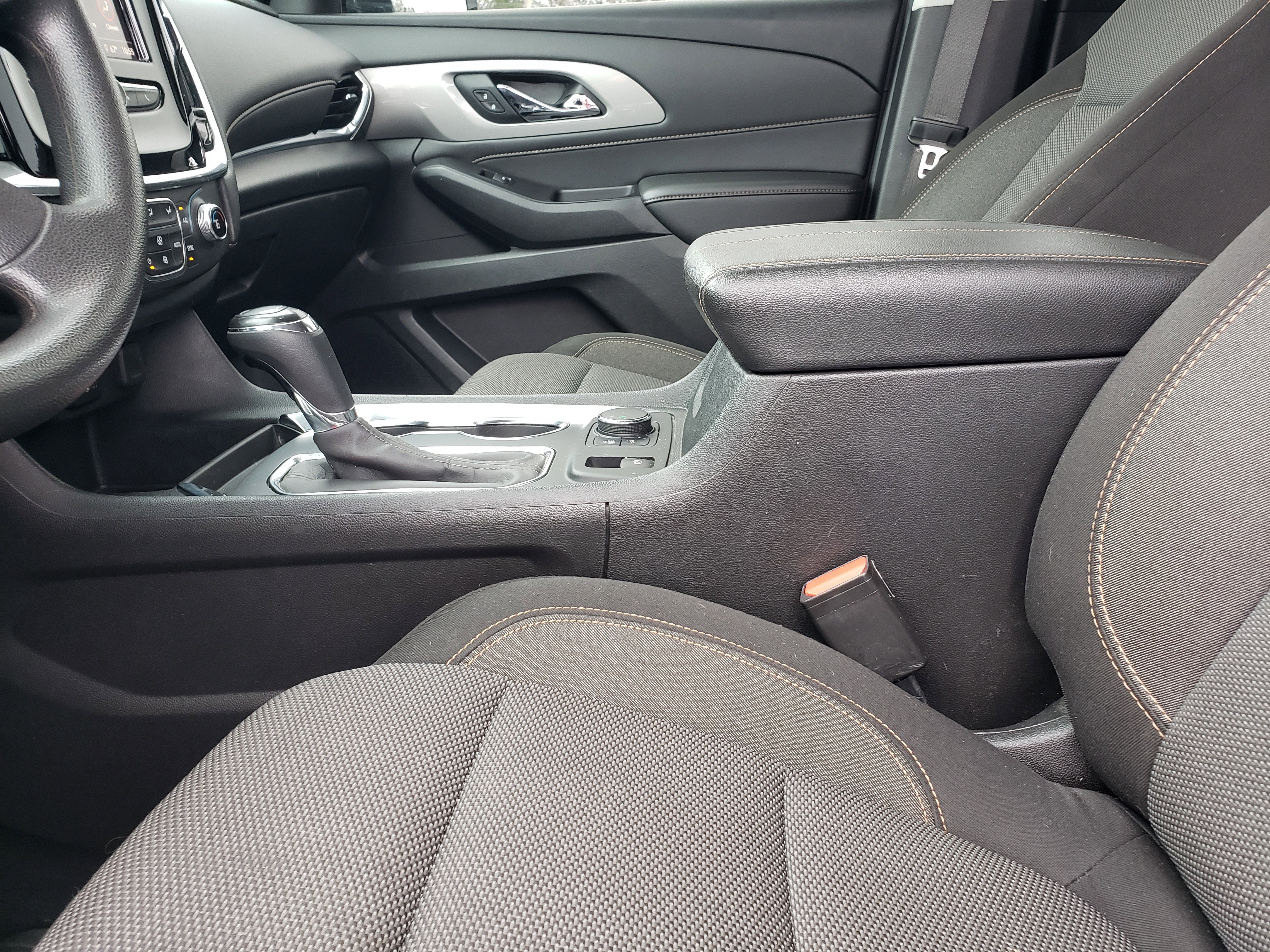 Used 2020 Chevrolet Traverse LS image 25