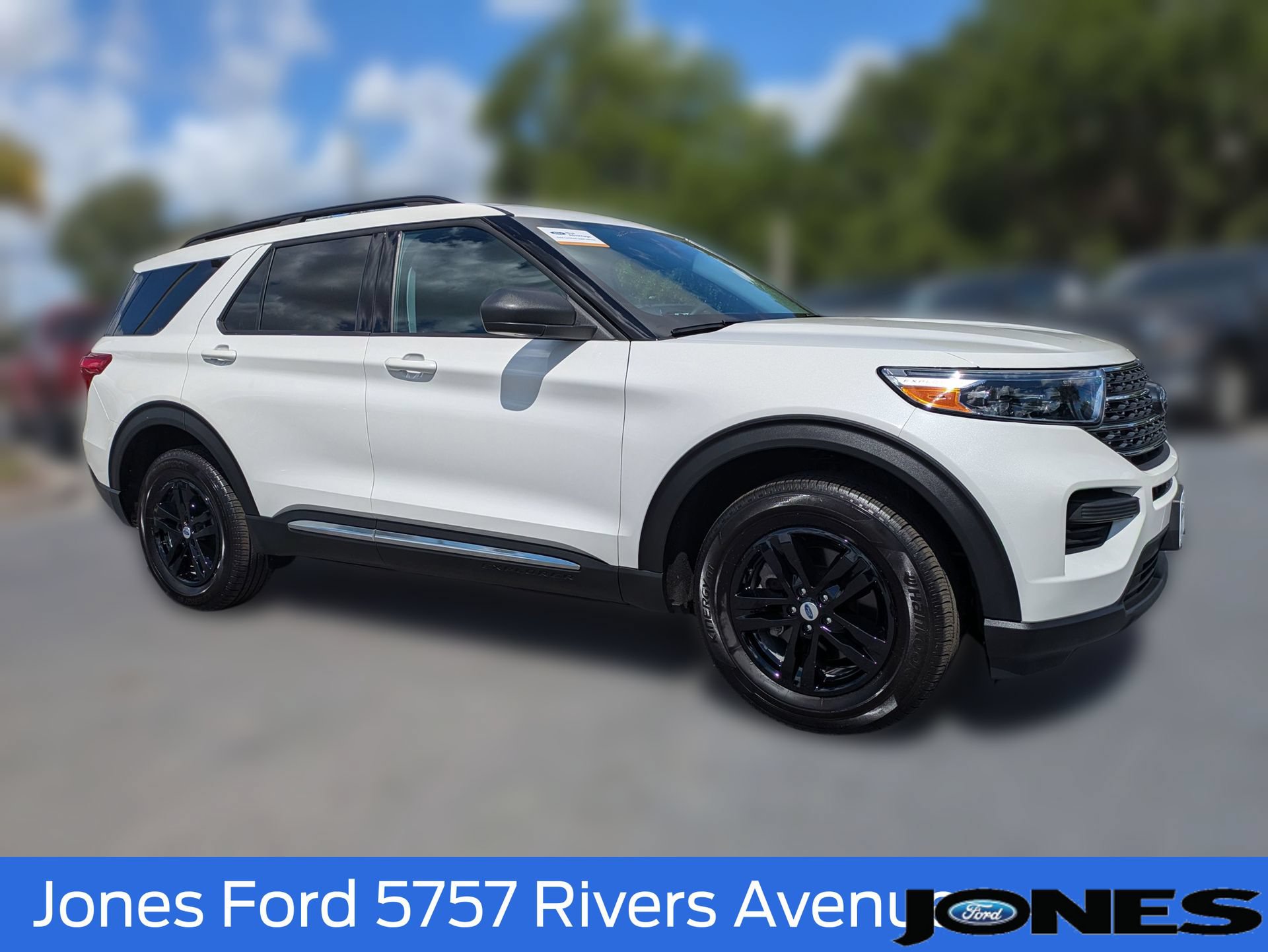 Certified 2023 Ford Explorer XLT AWD/4WD image 3