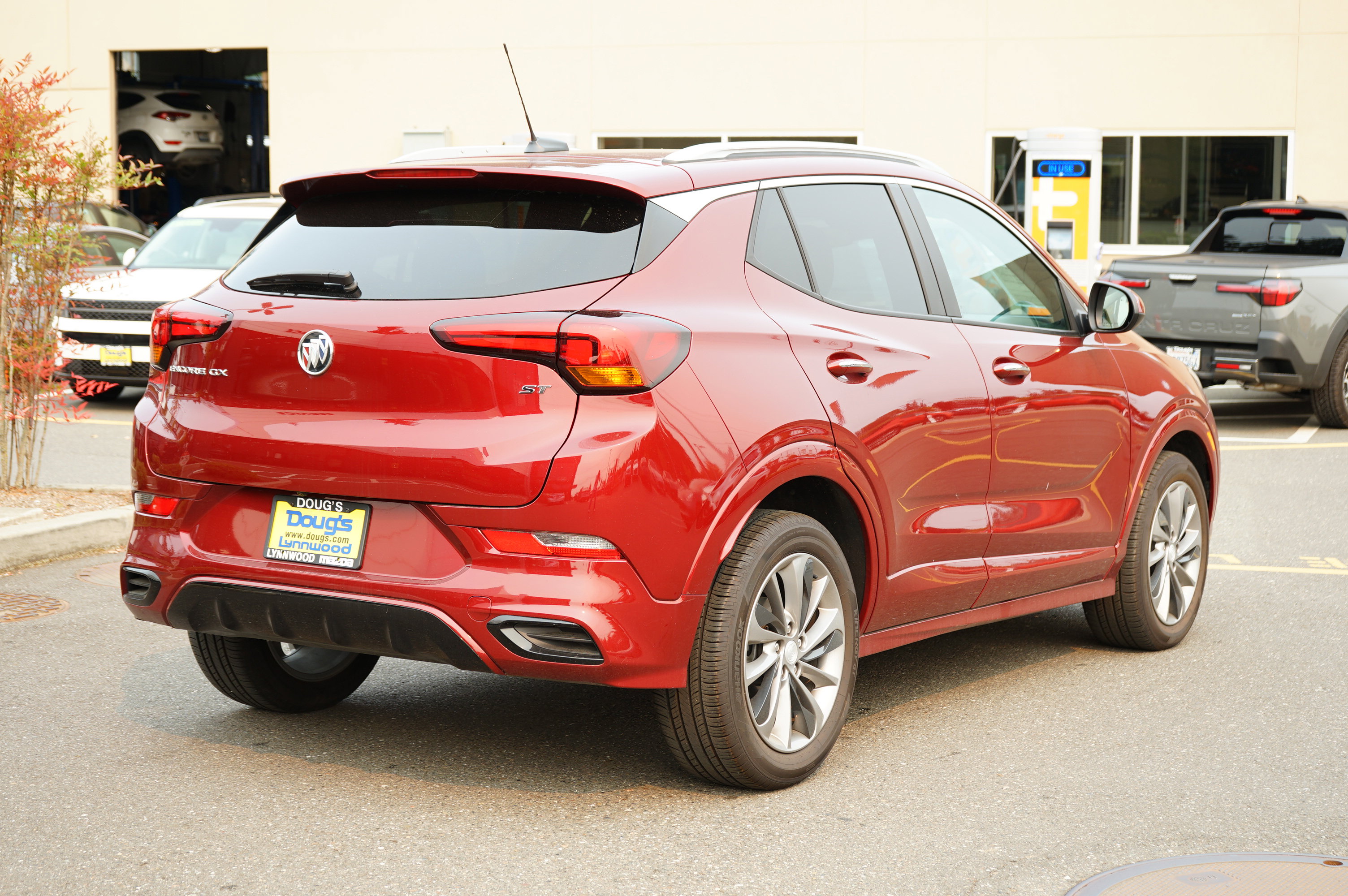 Used 2023 Buick Encore GX Select w/ Sport Touring Package image 3