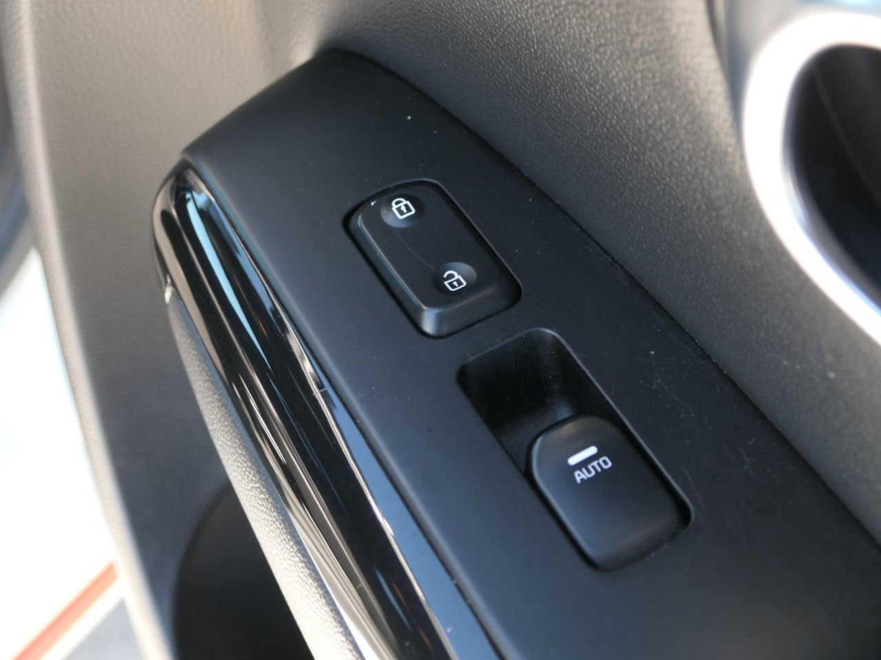 Used 2014 Kia Soul + image 35