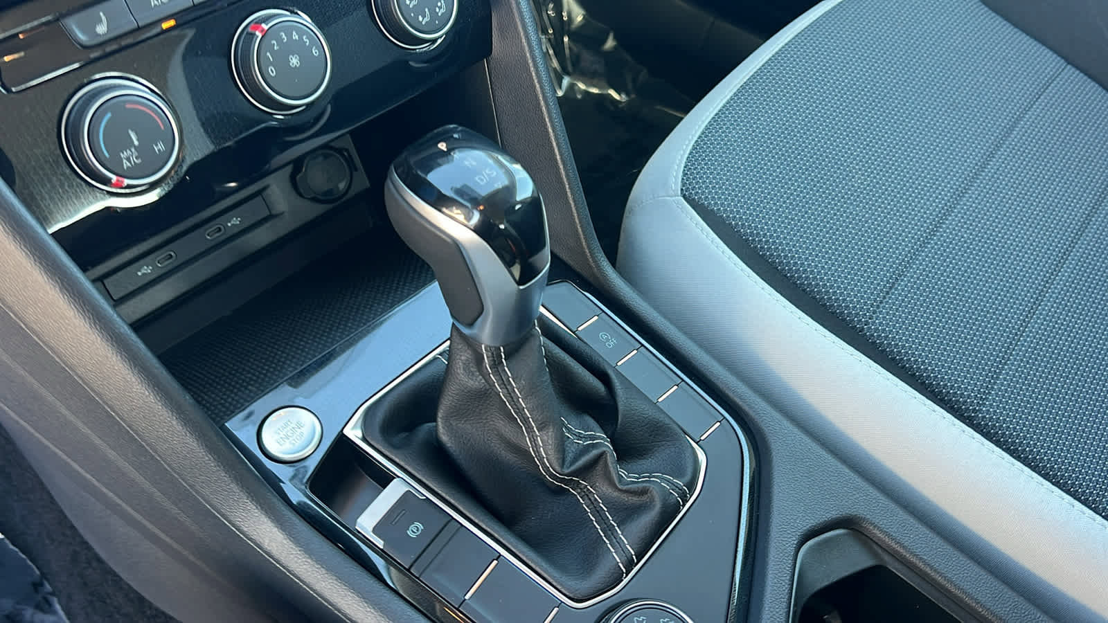 Used 2025 Volkswagen Taos S image 13