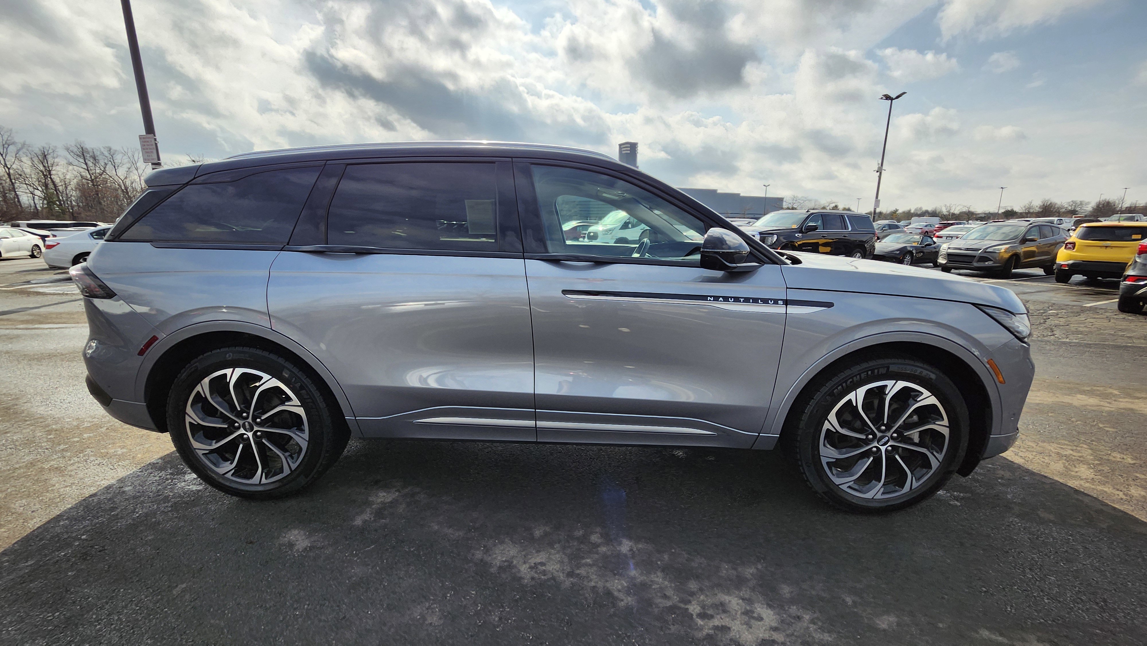 Used 2024 Lincoln Nautilus Reserve w/ Equipment Group 202A image 18