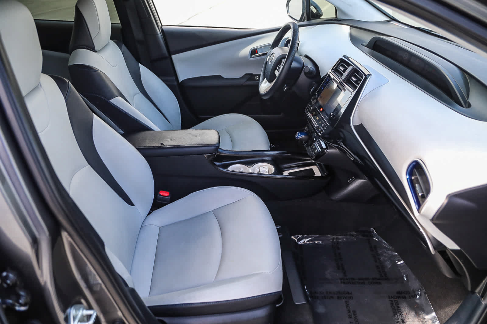 Used 2016 Toyota Prius Four Touring w/ Premium Convenience Package FWD image 16