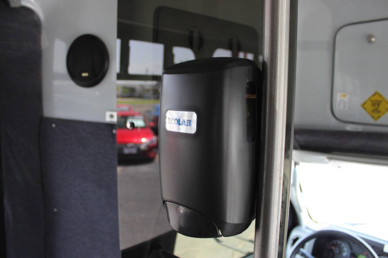 Used 2013 Ford E-450 and Econoline 450 Super Duty w/ Shuttle Bus Prep Pkg RWD image 23