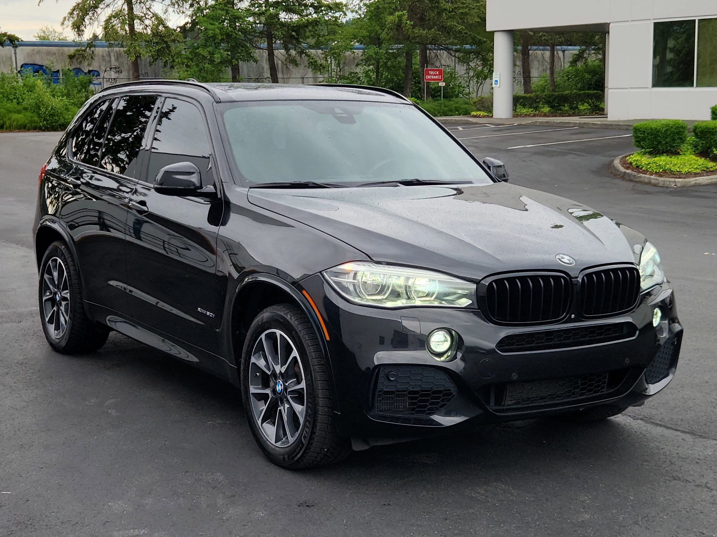 Used 2016 BMW X5 xDrive50i w/ M Sport AWD/4WD image 5