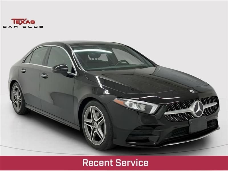 Used 2020 Mercedes-Benz A 220 4MATIC w/ AMG Line image 1