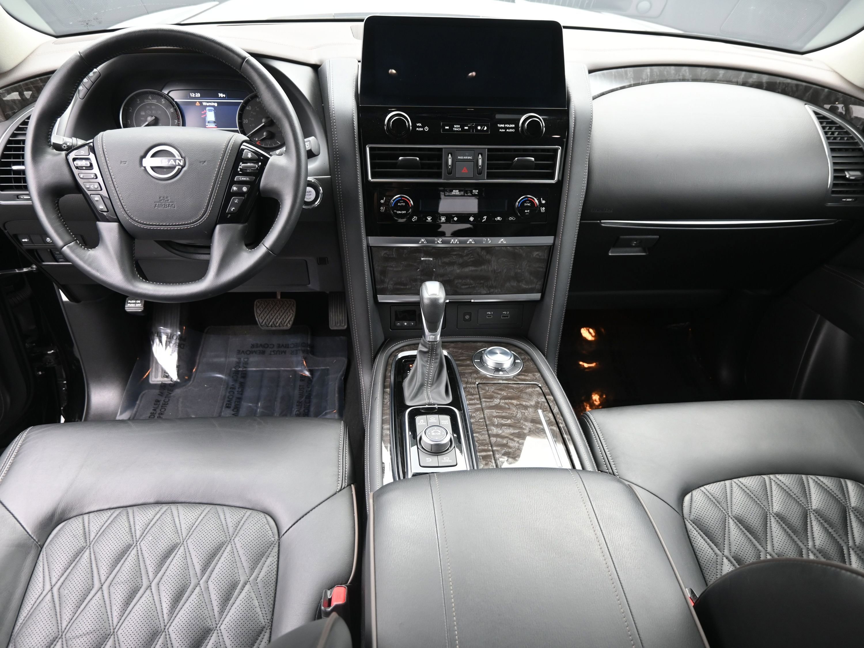 Used 2024 Nissan Armada Platinum image 16
